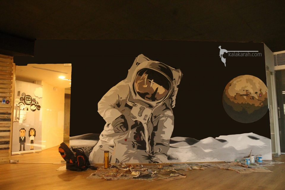 astronaut graffiti