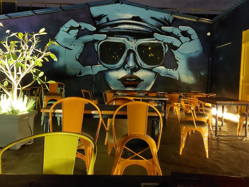 Graffiti_artists_in_Bangalore_india_murals_streetart