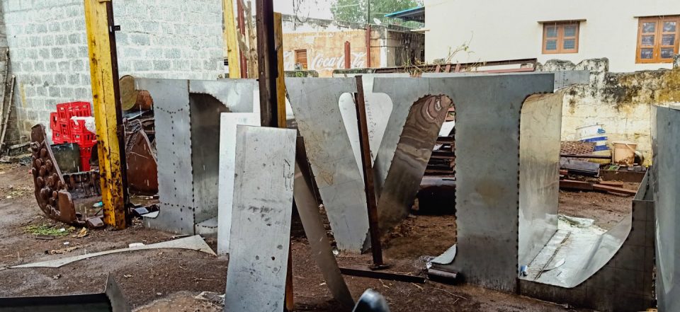 Robert indiana sculpture replica in India