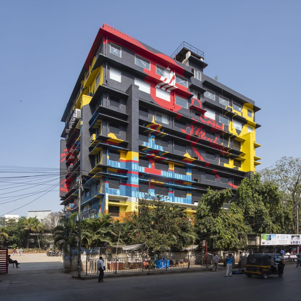 facade building streetart india